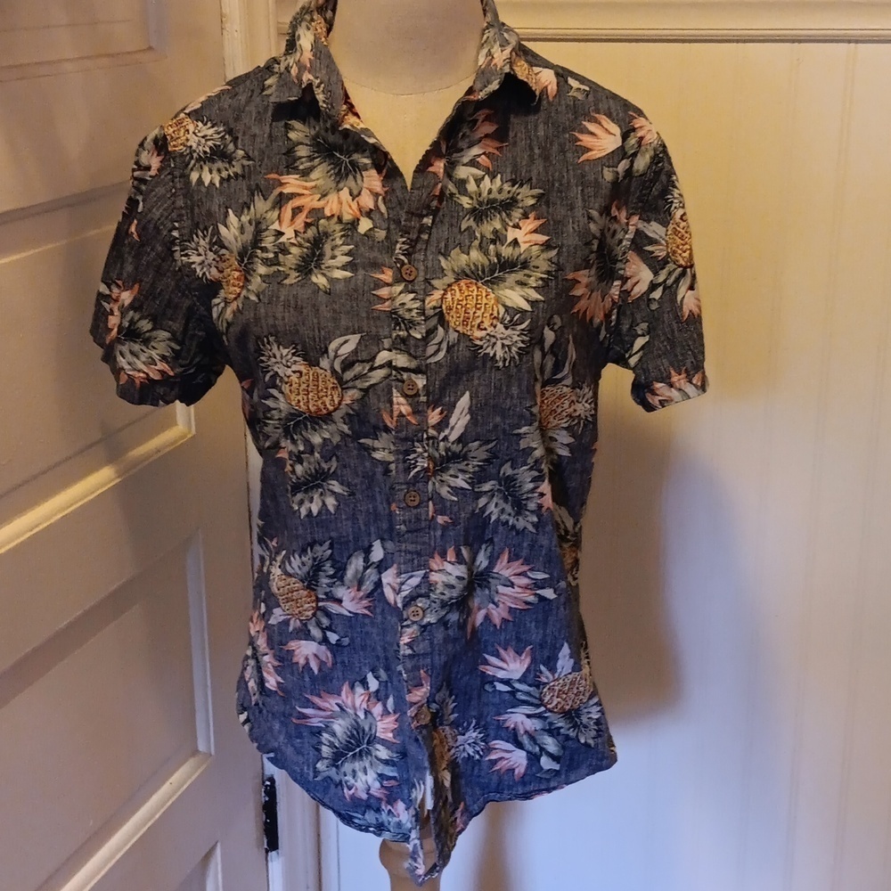 Denim & Flower Ricky Singh mens small reversed pineapple 🍍 shirt beach cruise